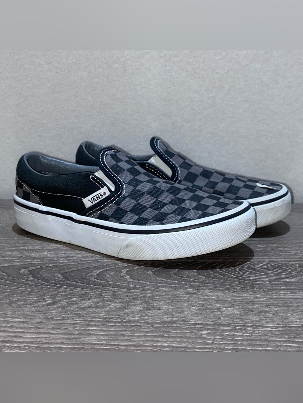 VANS Kids Size 13.5 Black Gray Checkerboard Low Top Shoes